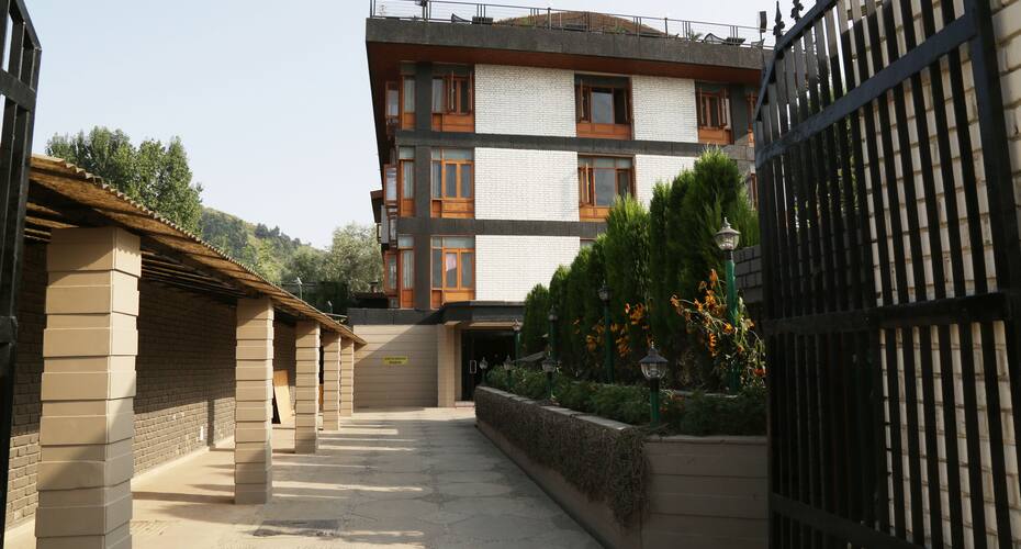Hotel Zabarwan, Srinagar 5
